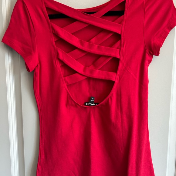 Express Top *Detailed Back - Picture 3 of 3